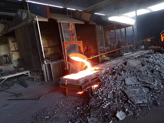 China is blamed for the unemployment of thousands of people in Europe is steel industry in cold weather